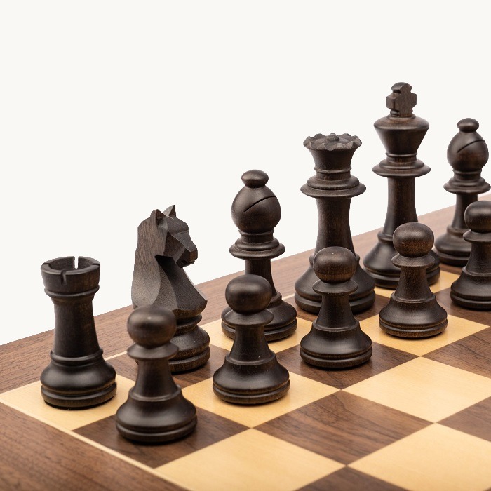 Pièces d'échecs n° 5 modèle "Staunton Europe" noyer mat - miniature 4