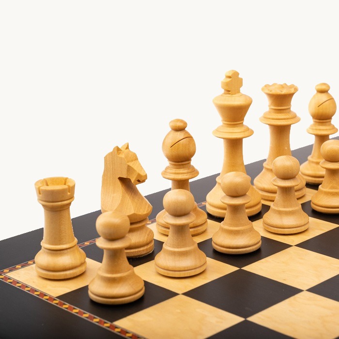 Pièces d'échecs n° 5 modèle "Staunton Europe" noir mat - miniature 4