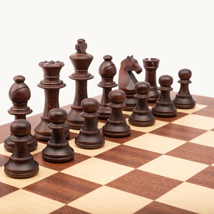 Pièces d'échecs n° 5 modèle "Staunton Europe" acajou mat - miniature 4