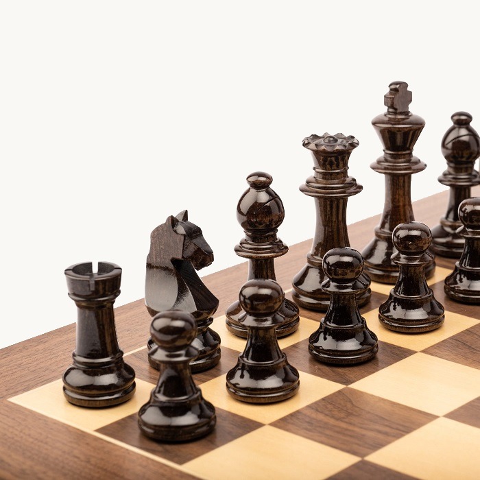 Pièces d'échecs n° 5 modèle "Staunton Europe" noyer brillant - miniature 4