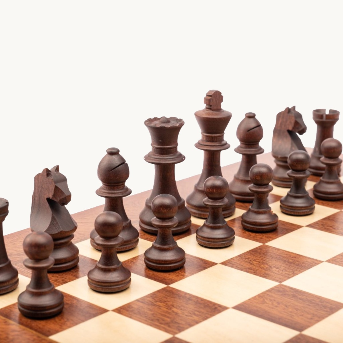 Pièces d'échecs n° 3 modèle "Staunton Europe" acajou mat - image 4