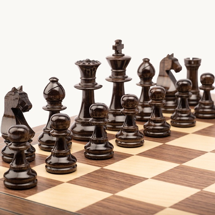 Pièces d'échecs n° 6 Modèle "Staunton Europe" Noyer brillant  - miniature 4